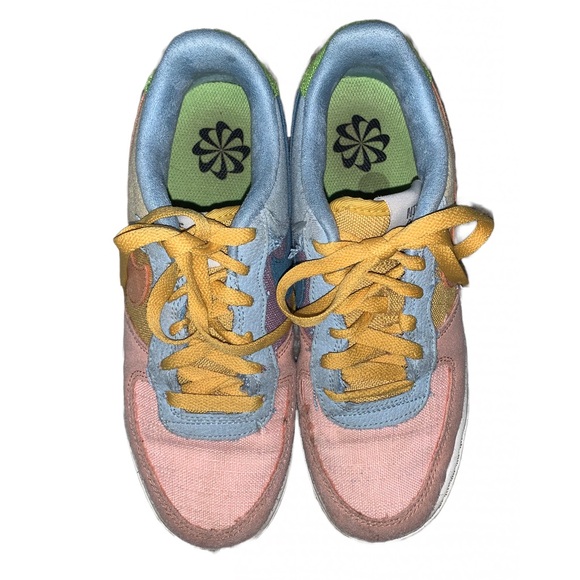 WOMEN’S NIKE AIR FORCE 1 LOW LV8 SUN CLUB - Picture 4 of 4